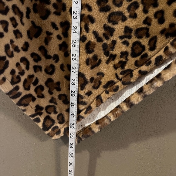 Women’s fuzzy animal print poncho, NWT - Picture 4 of 8